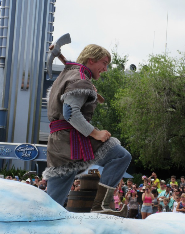 frozen-royal-procession