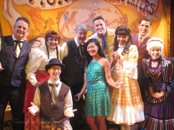 Hoop Dee Doo cast