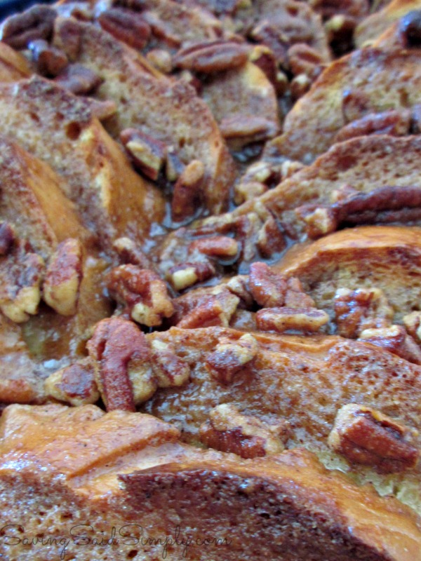 This DIY breakfast casserole is the perfect french toast recipe for your breakfast meal plan. This french toast casserole. #Breakfast #Recipe 