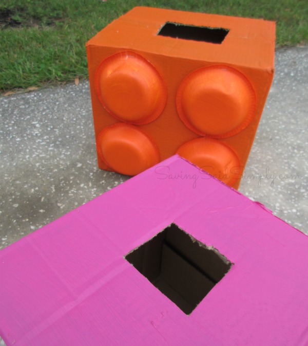 DIY mega bloks Halloween costume idea how to kids block costume Frugal and fun costume idea for kids. This mega blok halloween costume would be perfect for kids or adults of any age. This DIY costume is simple and quick to make. #Costume #CostumeDIY #HalloweenCostume #Halloween