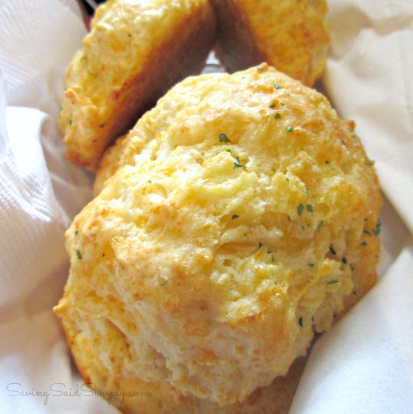Red lobster cheddar biscuits