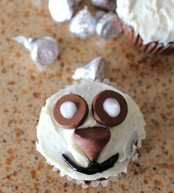 DIY panda cupcakes Disneyside Easy diy panda cupcakes