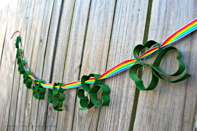 Easy St. Patrick's day kids craft shamrock garland Kids craft st patricks day