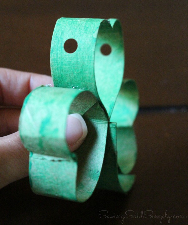 Easy St. Patrick's day kids craft shamrock garland St patricks day kids craft