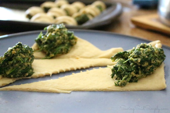 Best Spinach Appetizer Recipe | Mom's Spinach Crescents - A family recipe, taste tested, adult & kid approved. Delicious spinach bites for entertaining - Easy recipe for entertaining - #Recipe #Appetizer 
