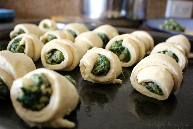 Best Spinach Appetizer Recipe | Mom's Spinach Crescents - A family recipe, taste tested, adult & kid approved. Delicious spinach bites for entertaining - Easy recipe for entertaining - #Recipe #Appetizer 