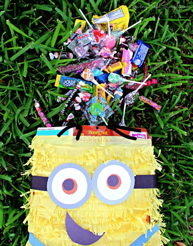 DIY despicable me pinata DIY Minion Pinata | Great ready for the new Minions Movie with this easy DIY Minions Pinata! Frugal Despicable Me party idea for the kids #PartyPlanning #Minions #KidsParty