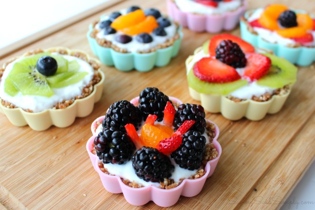 Gluten free no bake fruit tart recipe Gluten Free No Bake Fruit Tart Recipe | Make a delicious healthier twist on this sweet dessert! No bake, easy and gluten free, perfect for parties #GlutenFree #Recipe #Appetizer #Snack #HealthySnack