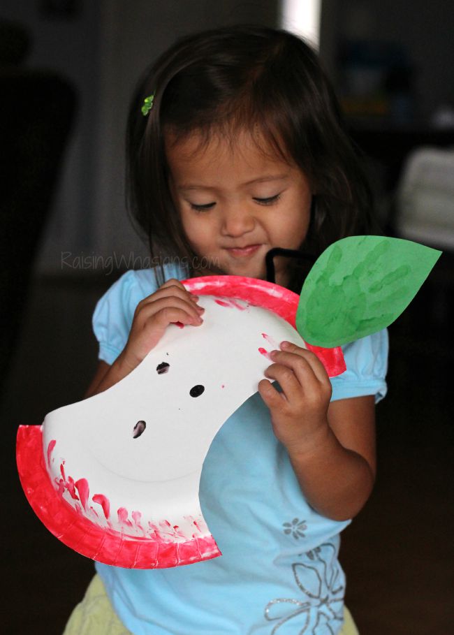 Apple toddler craft