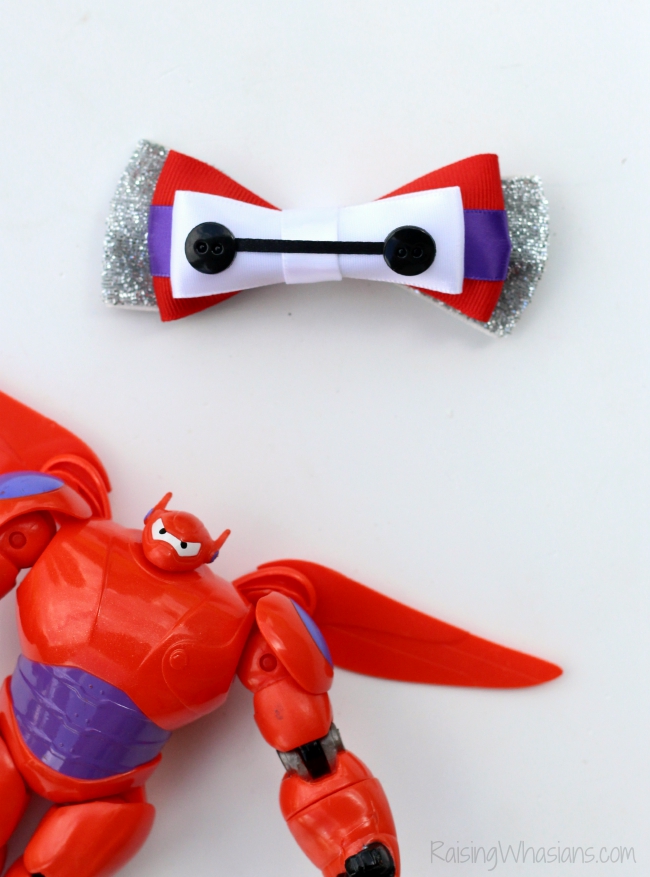 Baymax hair bow diy No Sew Baymax Hair Bow for Girls DIY - Create an adorable Disney inspired hair bow for your little girl! This Big Hero 6 inspired accessory is easy to make, no sewing required! Perfect Disneybounding, style piece to make at home #Disney #DisneyBounding #Craft