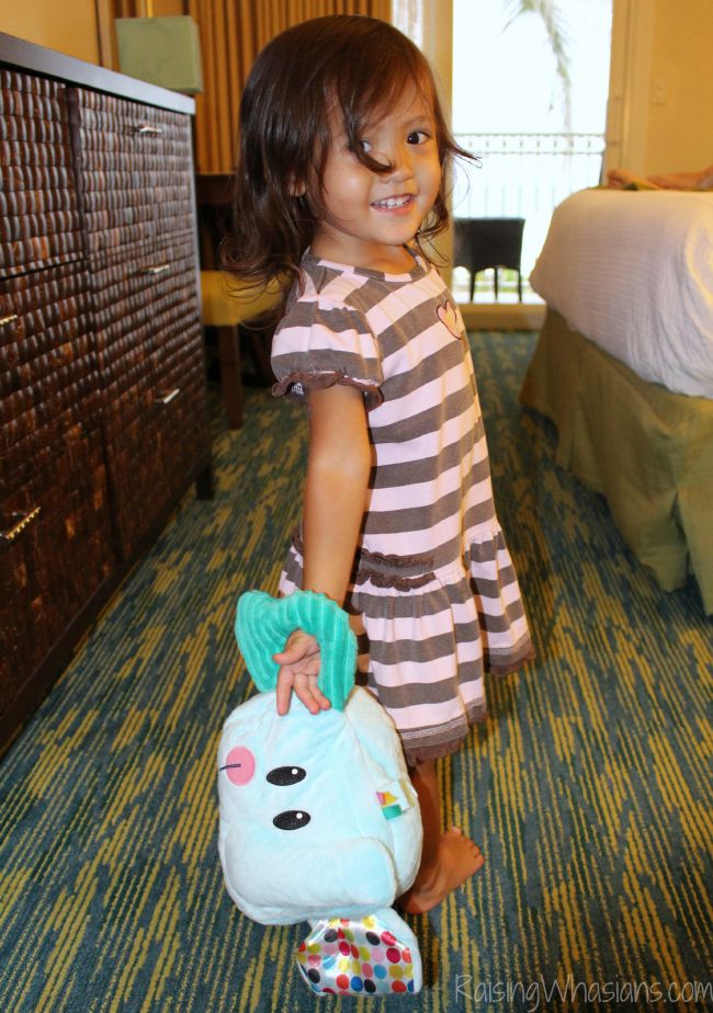 Foldable toy for travel