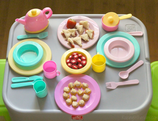 Toddler table step2
