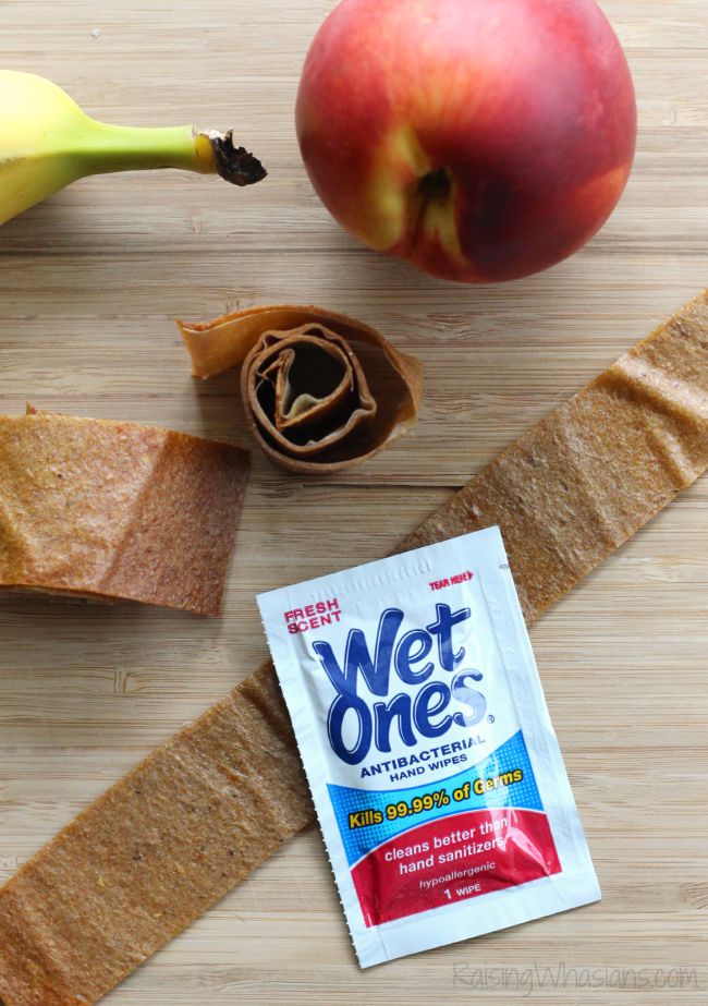 Easy fruit leather recipe banana nectarine roll ups Wet ones singles school lunch idea Easy Fruit Leather Recipe | Banana Nectarine Roll Ups are the perfect snack for back to school! Easy DIY fruit leather recipe snack idea #Recipe #HealthyRecipe #Snack