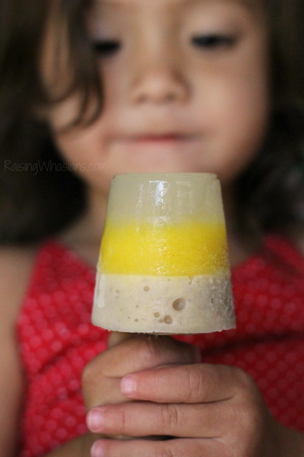 Healthy Candy Corn Inspired Popsicles Perfect fall dessert for kids. This easy recipe is one that is sure to be a halloween treat or a thanksgiving treat you won't regret. #Dessert #FallDessert #Thanksgiving #ForKids