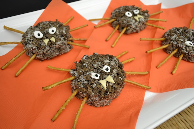 Spider crispy treats recipe with cocoa pebbles Halloween spiders treats