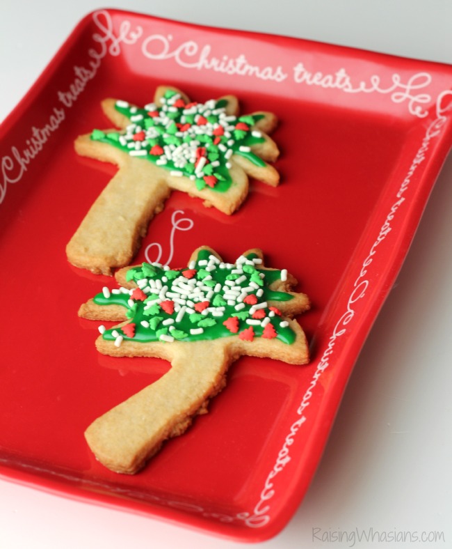 Spread Cheer with Palm Tree Christmas Cookies | make these unique Florida-inspired sugar cookies for your next holiday cookie exchange party! #CookieParty #Christmas
