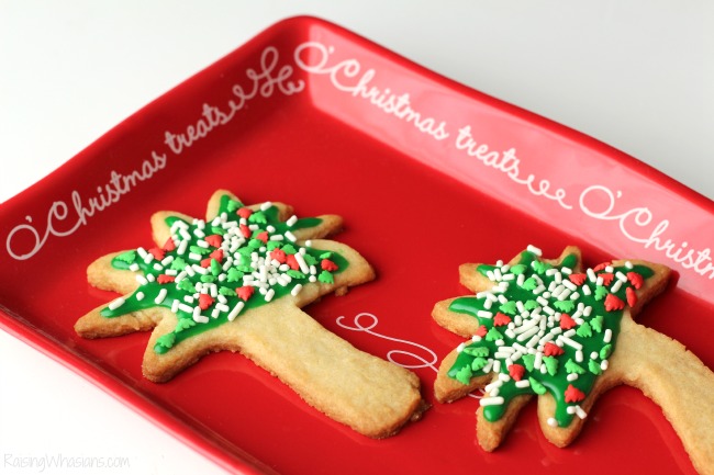Spread Cheer with Palm Tree Christmas Cookies | make these unique Florida-inspired sugar cookies for your next holiday cookie exchange party! #CookieParty #Christmas