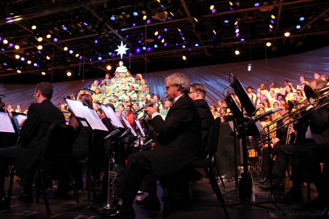 2015 Disney candlelight processional Walt Disney world candlelight processional 2015