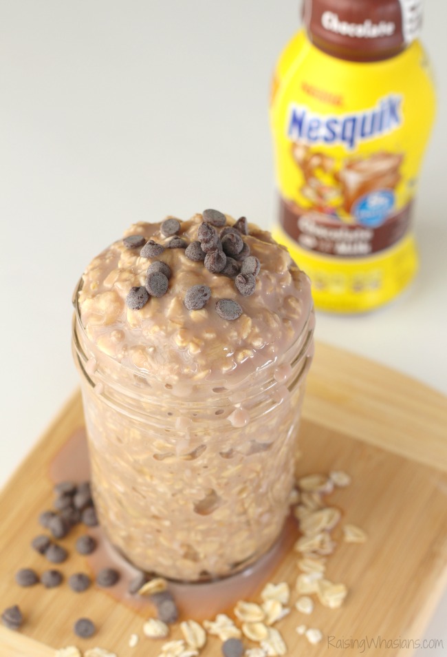 Banana Chocolate Overnight Oats for busy school mornings | Make this delicious and easy Banana Chocolate Overnight Oats recipe to fuel your child #Recipe #BreakfastRecipe 