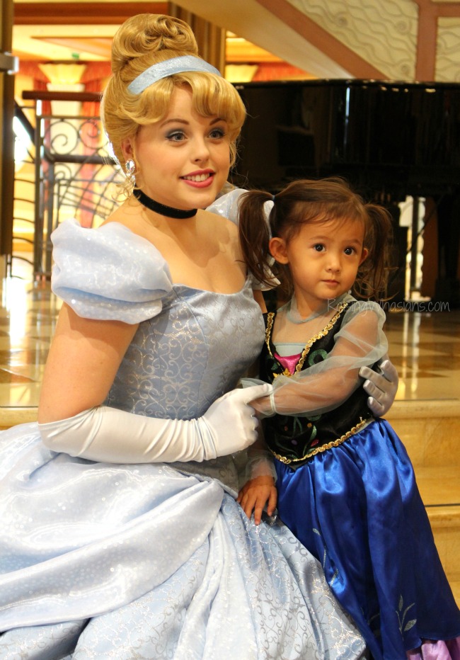 Seeing Disney princesses best tips on a Disney cruise how to see disney princess on cruise