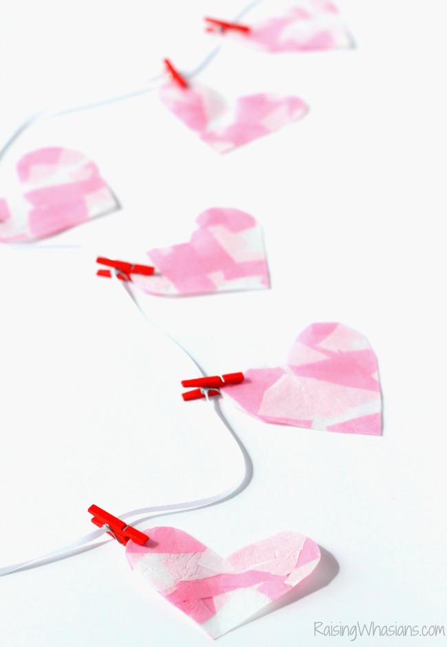 Mosaic heart Valentine's day banner kids craft Valentines day banner kids craft Mosaic Heart Valentine's Day Banner Kids Craft | make this adorable and easy Valentine's day craft for kids. Perfect heart banner to hang in the window