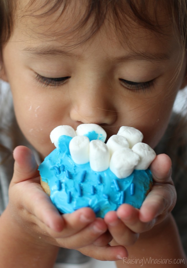 Easy gluten free cookies Gluten Free April Showers Cookies Recipe | Celebrate a rainy day with these adorable and easy to make gluten free sugar cookies! FUN hands on kids activity #GlutenFree #Recipe #Dessert