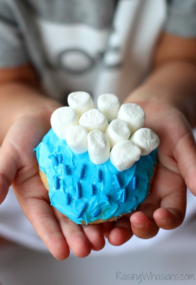 Rain themed cookies Gluten Free April Showers Cookies Recipe | Celebrate a rainy day with these adorable and easy to make gluten free sugar cookies! FUN hands on kids activity #GlutenFree #Recipe #Dessert