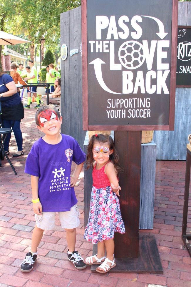 Pass the love back Orlando event