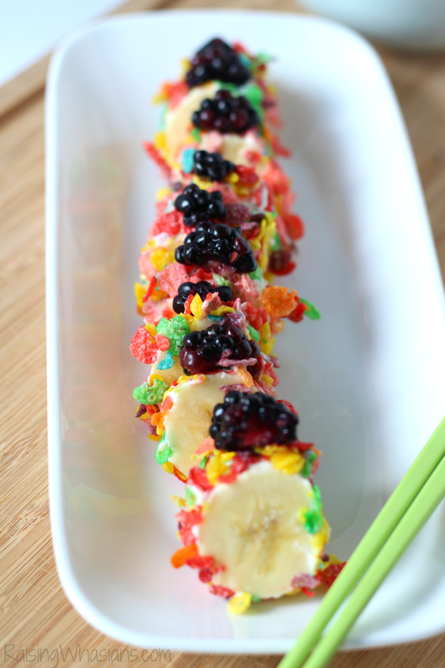 Kid Friendly Breakfast Sushi Recipe | Quick and FUN kids breakfast idea - perfect for back-to-school! Yummy Breakfast Sushi for kids with Fruity Pebbles - Perfect for your back to school meal plan or as part of a kids brunch party. Would also make a great after school snack.