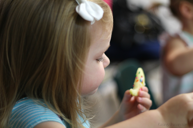 Apple Playdate Ideas for Preschoolers Apple dip ideas