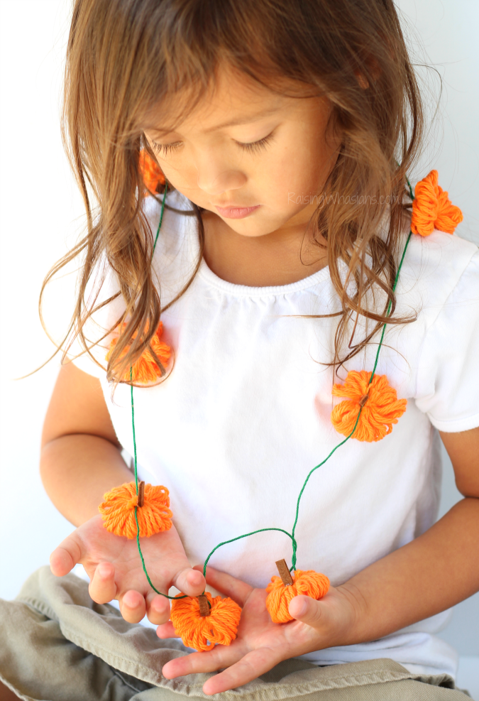Yarn pumpkin necklace