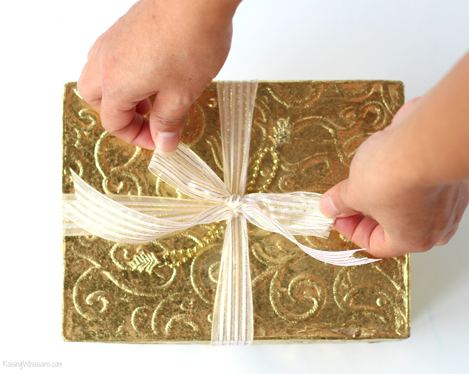 10 Ways Families Can Give Back This Holiday Season - Raising Whasians Giving back ideas holidays