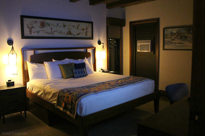 Polynesian bungalow photo tour