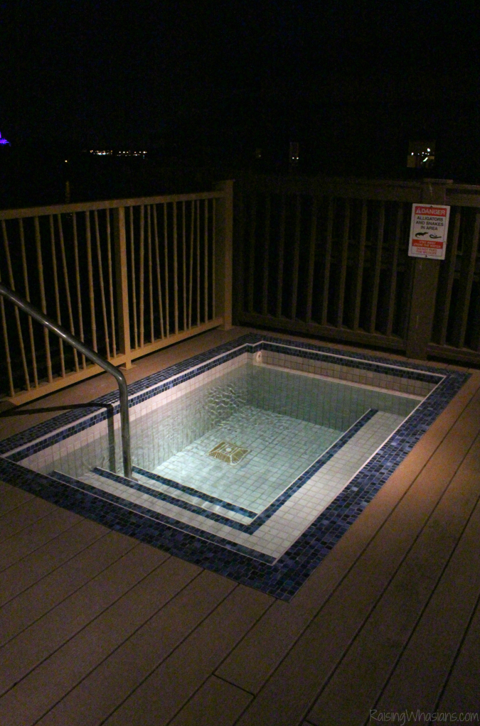 Polynesian bungalows pool