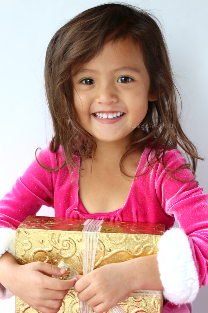 10 Ways Families Can Give Back This Holiday Season - Raising Whasians Suntrust onup give presence