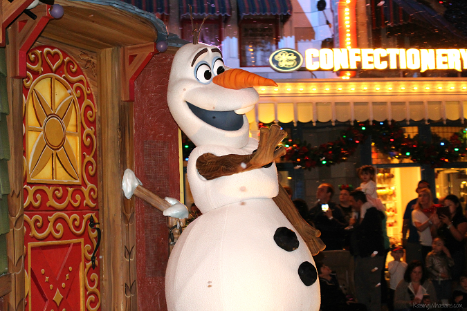 Family Guide to Mickey's Very Merry Christmas Party #VeryMerry - Raising Whasians Disney world Christmas party tips