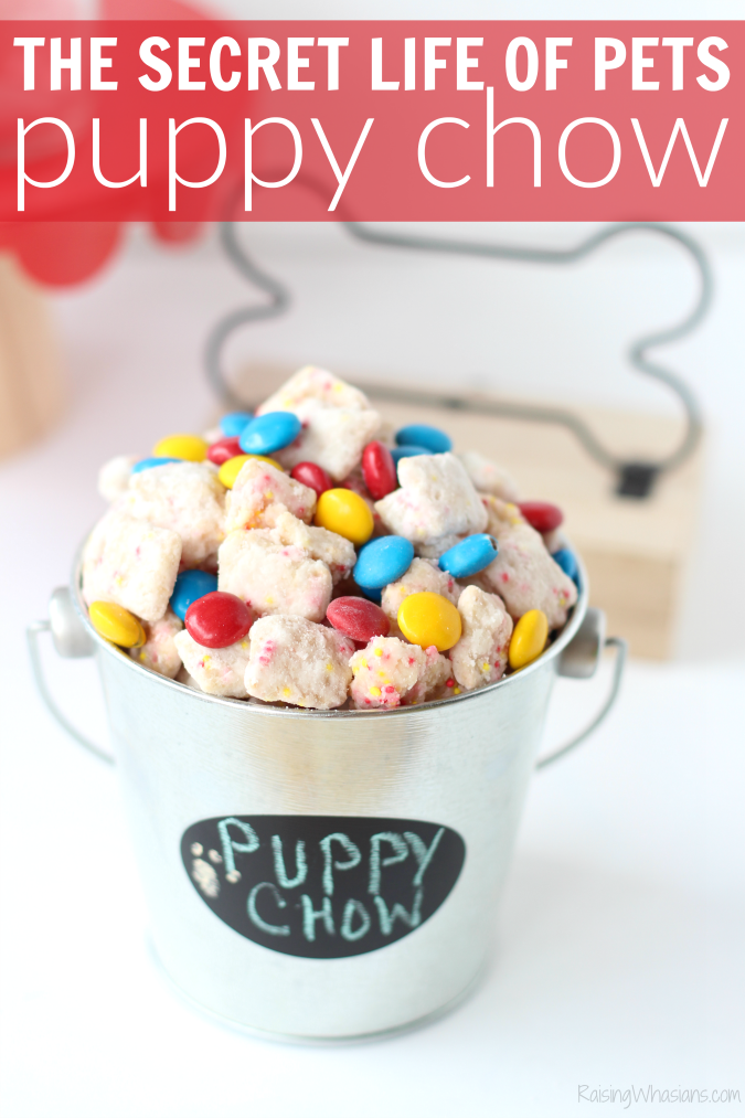 The secret life of pets puppy chow family movie night ideas The Secret Life of Pets Puppy Chow & Family Movie Night Ideas | Make an easy The Secret Life of Pets inspired snack + ideas for a pet inspired movie party #PartyPlanning #Recipe 