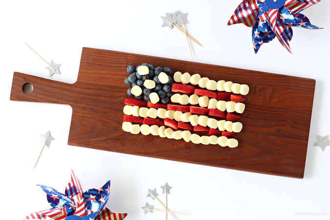 Kid-Approved Fourth of July Cheese Platter - Raising Whasians 4th of July appetizer idea Celebrate Independence Day with a Fourth of July Cheese Platter, Kid-Approved! Perfect healthy appetizer/snack for your family party, American Flag inspired #IndependenceDay #FourthofJuly #Recipe #Snack #HealthyRecipe #Appetizer