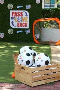 Orlando passtheloveback event
