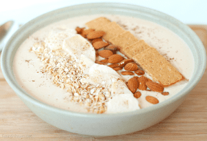 Peanut butter apple pie smoothie bowl