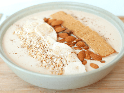 Peanut butter apple pie smoothie bowl