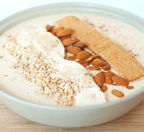 Peanut butter apple pie smoothie bowl