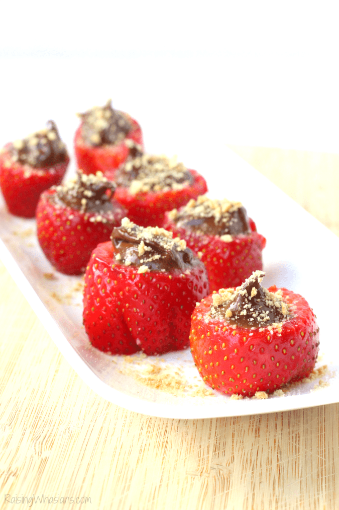 Skinny stuffed strawberries easy Kid approved strawberry snack idea Skinny Chocolate Stuffed Strawberries | An easy & healthy dessert that's kid-approved! Lower sugar and lower calories + a "Secret" avocado ingredient for a no-guilt treat! #HealthySnack #Recipe #HealthyRecipes #kidsSnacks