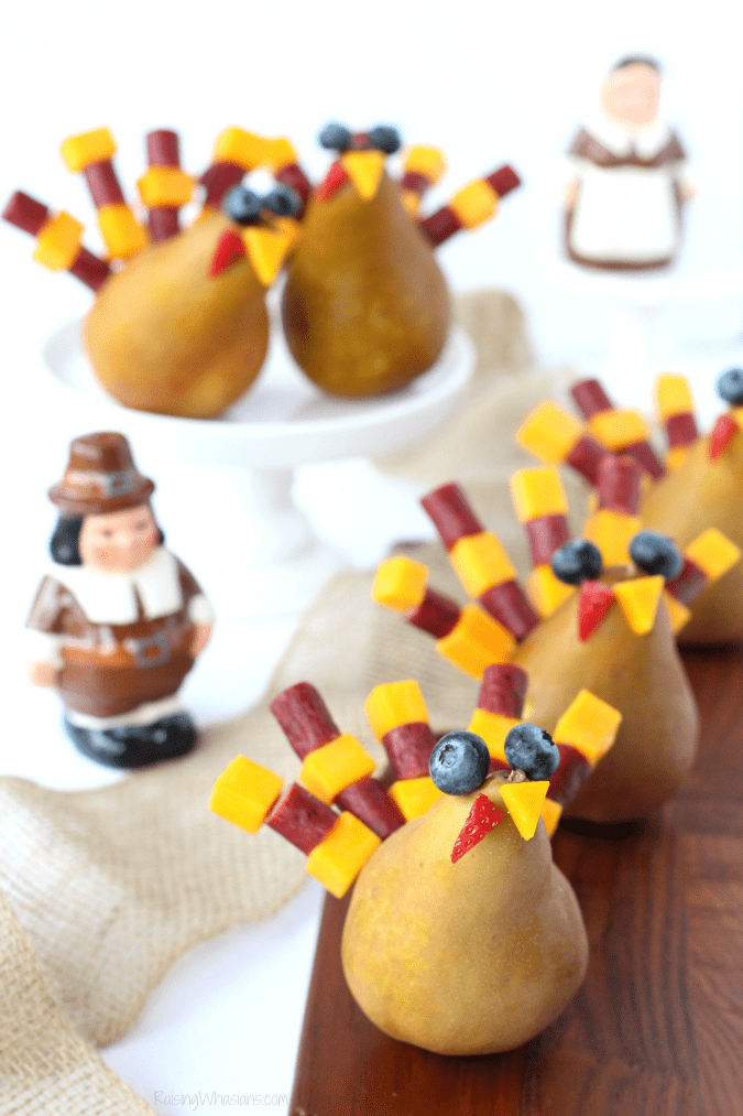 Festive Thanksgiving Snack That Kids Will Gobble Up - Raising Whasians Thanksgiving kids snack Festive Thanksgiving Snack Kids Will Gobble Up | easy & fun Thanksgiving turkey inspired kid snack idea featuring cheese sticks #Thanksgiving #Snack #party #Entertaining