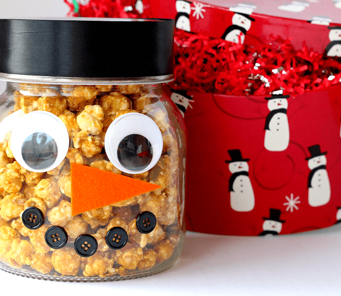 DIY popcorn snowman jar