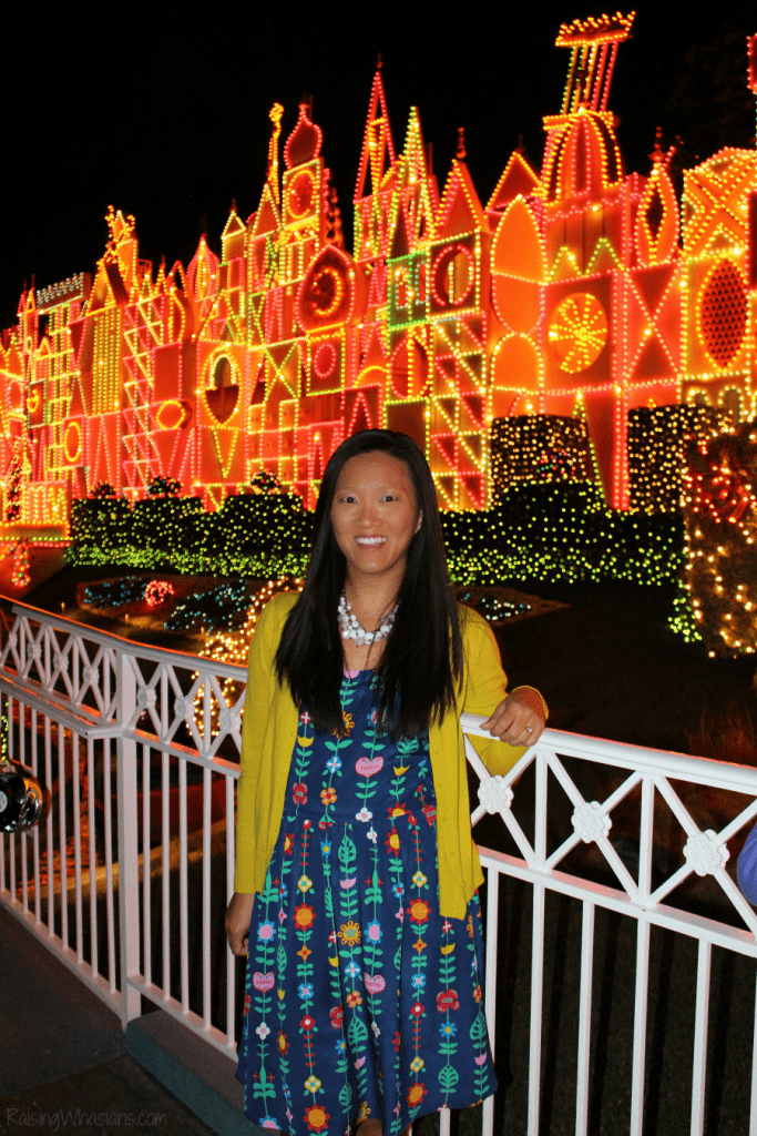 Disneyland Holidays Tips for the Disney World Lover - Raising Whasians Disneyland holidays tips for the Disney world lover