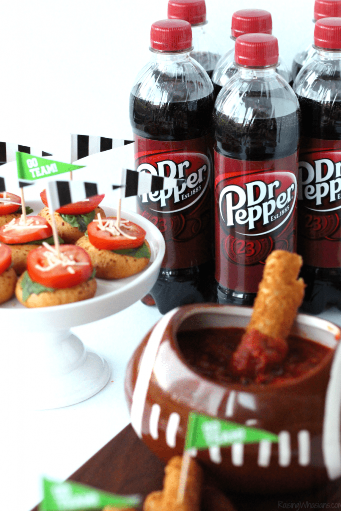 Kick-up your game day eats with this quick and easy Spicy Pepperoni Sauce, perfect for dipping with Farm Rich Snacks + easy game day ideas for busy moms #Recipe #FootballParty #partyPlanning
