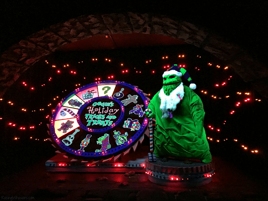 Disneyland Holidays Tips for the Disney World Lover - Raising Whasians Haunted mansion Disneyland holidays