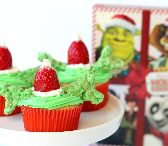 Shrek the halls cupcakes