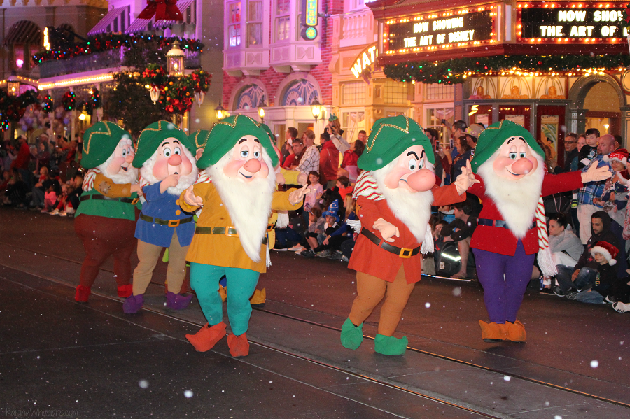Very merry character greetings